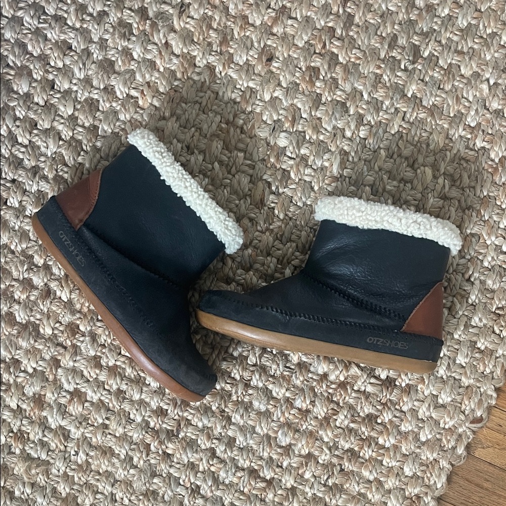 OTZ Fur Lined Black Women's Ankle Boots
